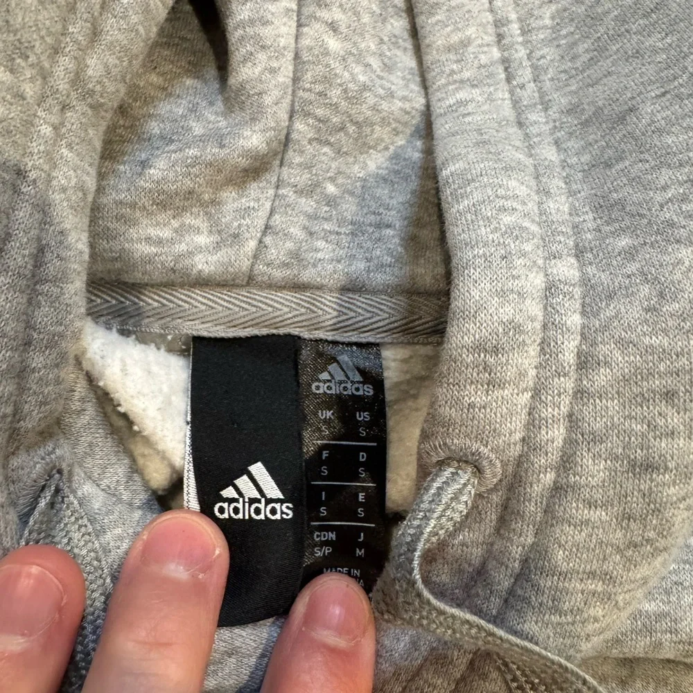 Adidas Men’s Small Sweatshirt Light Gray‎